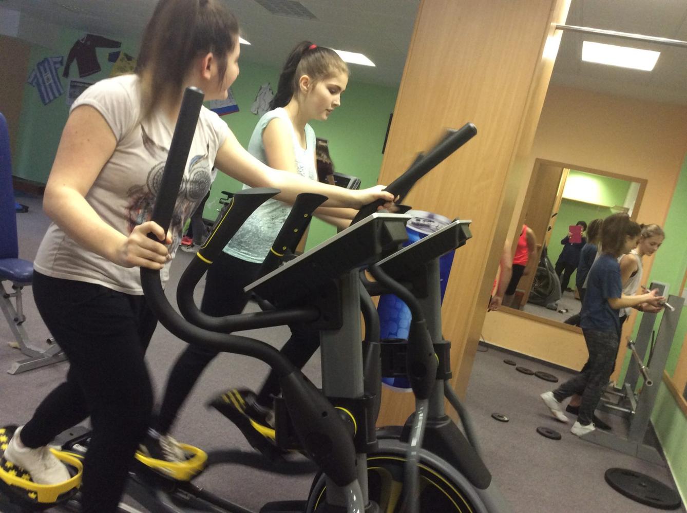 Návštěva posilovny - dívky z 8. a 9. třídy - 2