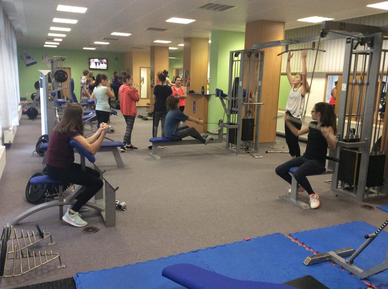 Návštěva posilovny - dívky z 8. a 9. třídy - 6