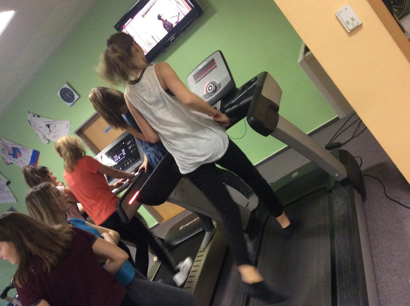 Návštěva posilovny - dívky z 8. a 9. třídy - 10