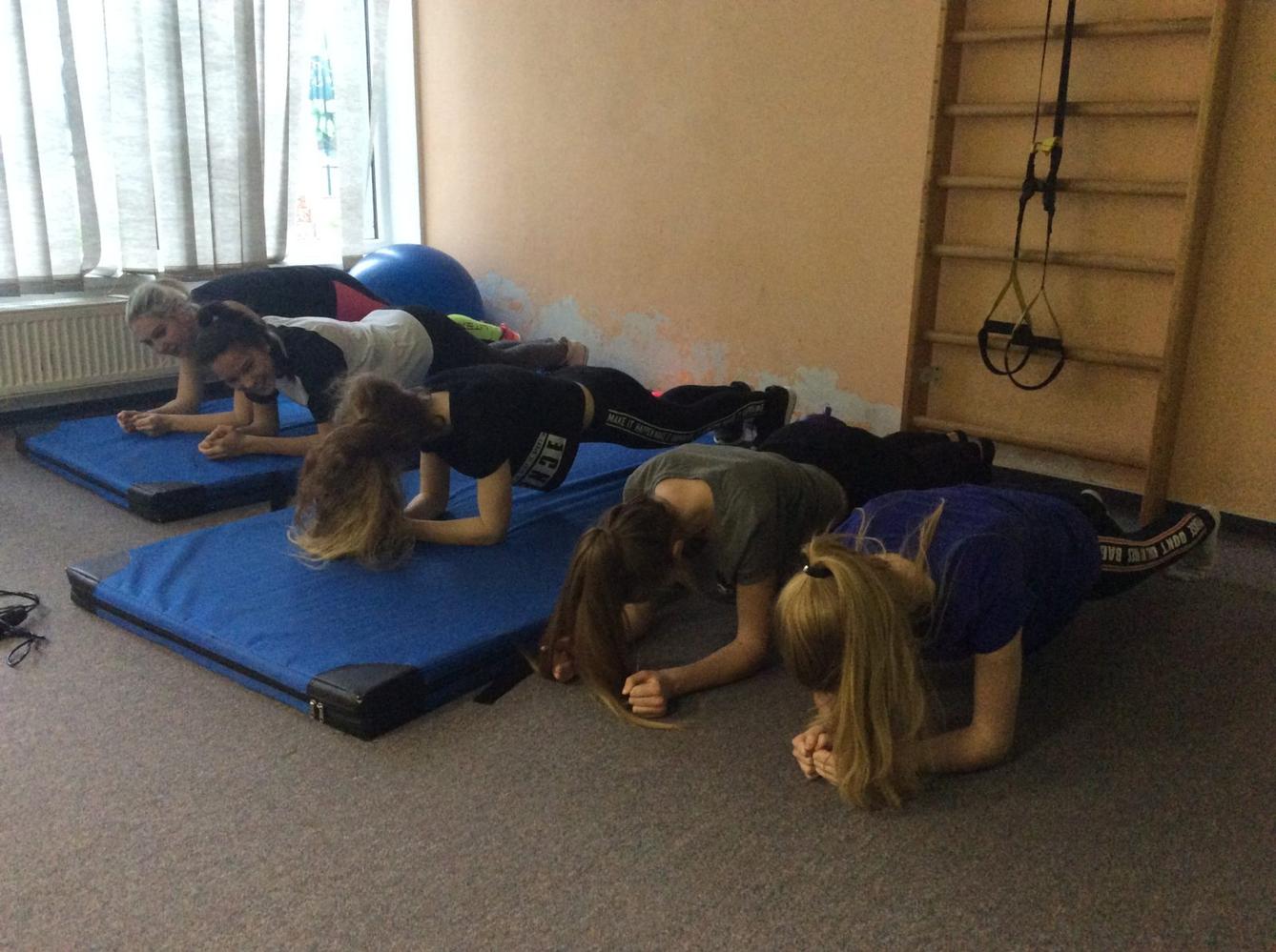 Návštěva posilovny - dívky z 8. a 9. třídy - 12