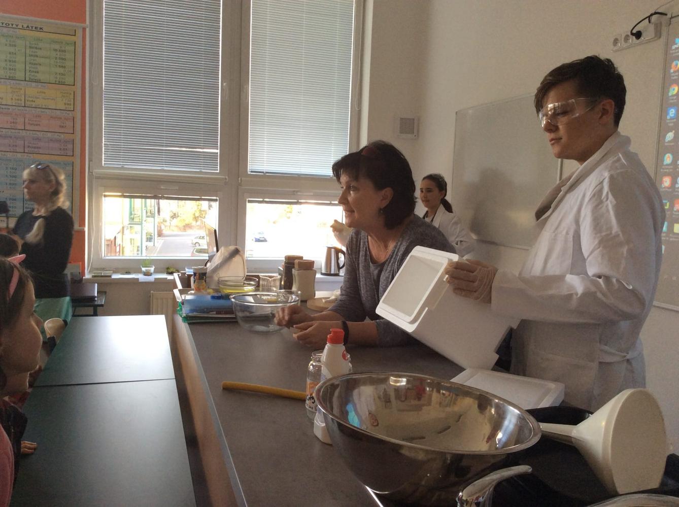 Odpoledne s pokusy Přírodovědného kroužku - 1