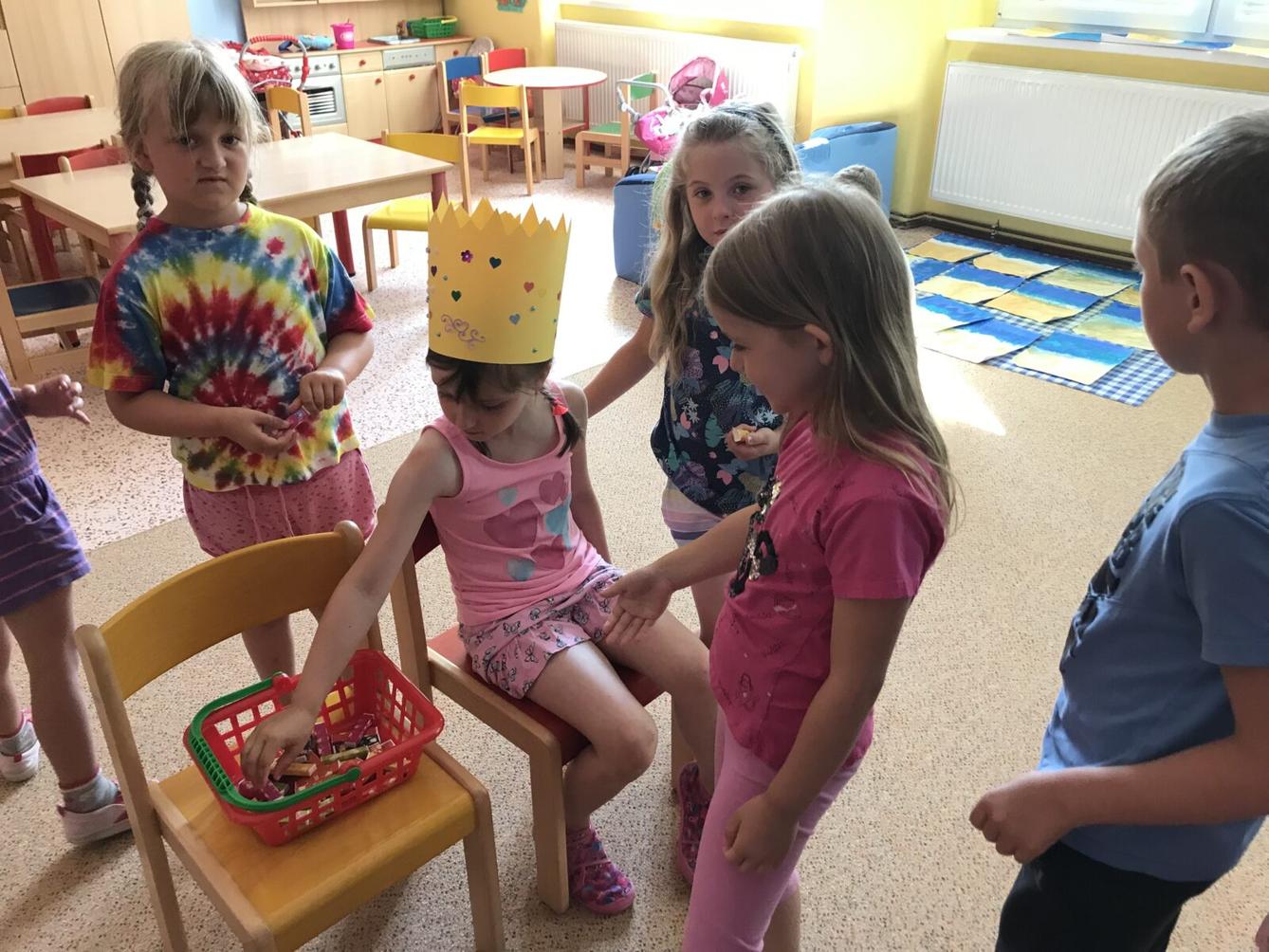 SOVIČKY SLAVÍ: VERUNKA MÁ NAROZENINY - 1