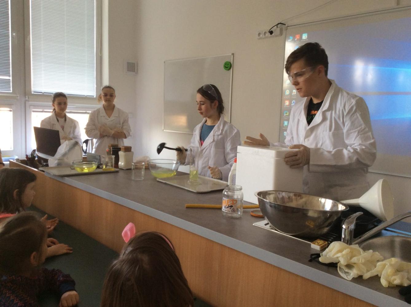 Odpoledne s pokusy Přírodovědného kroužku - 6