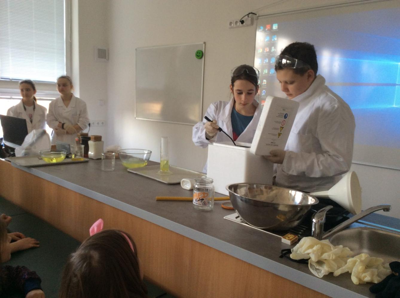 Odpoledne s pokusy Přírodovědného kroužku - 7