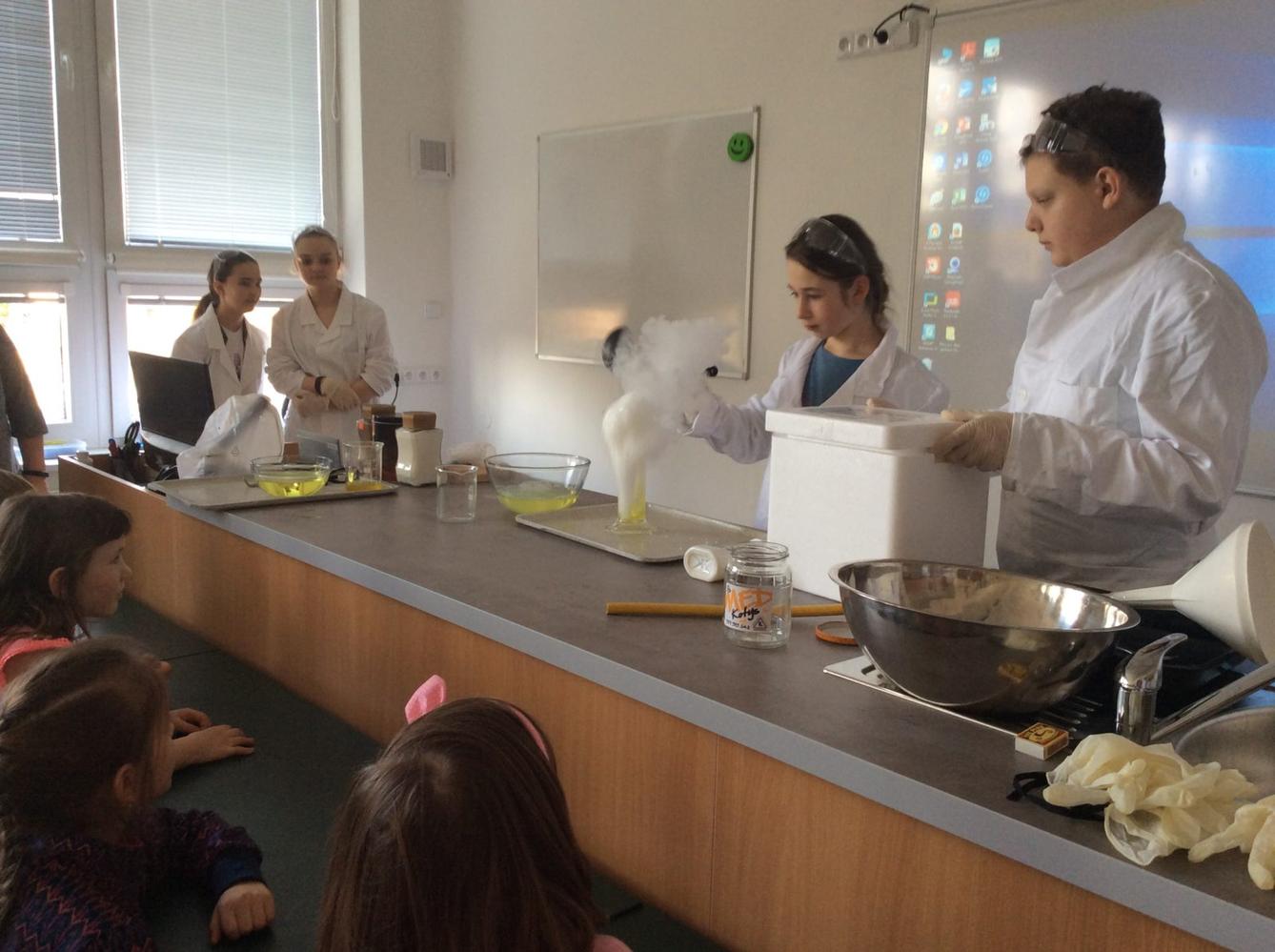 Odpoledne s pokusy Přírodovědného kroužku - 8