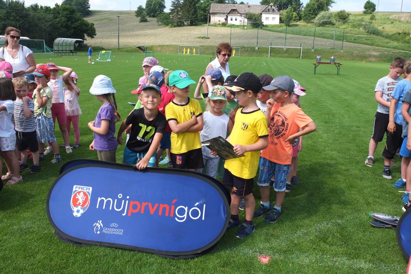 Vítězství našeho týmu na akci 10 dní florbalu v České Třebové - 11