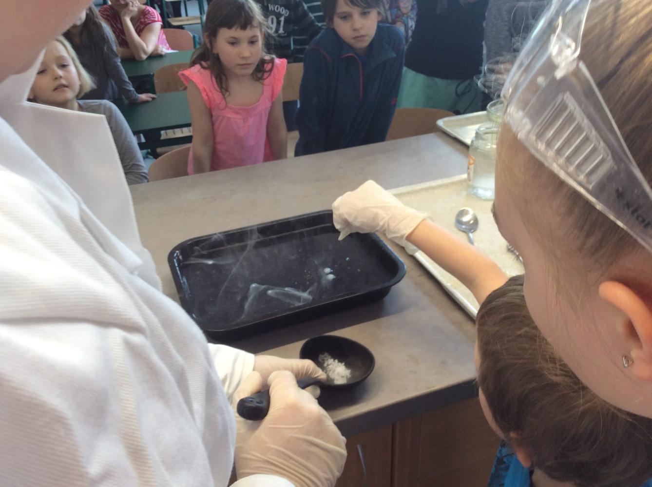 Odpoledne s pokusy Přírodovědného kroužku - 19