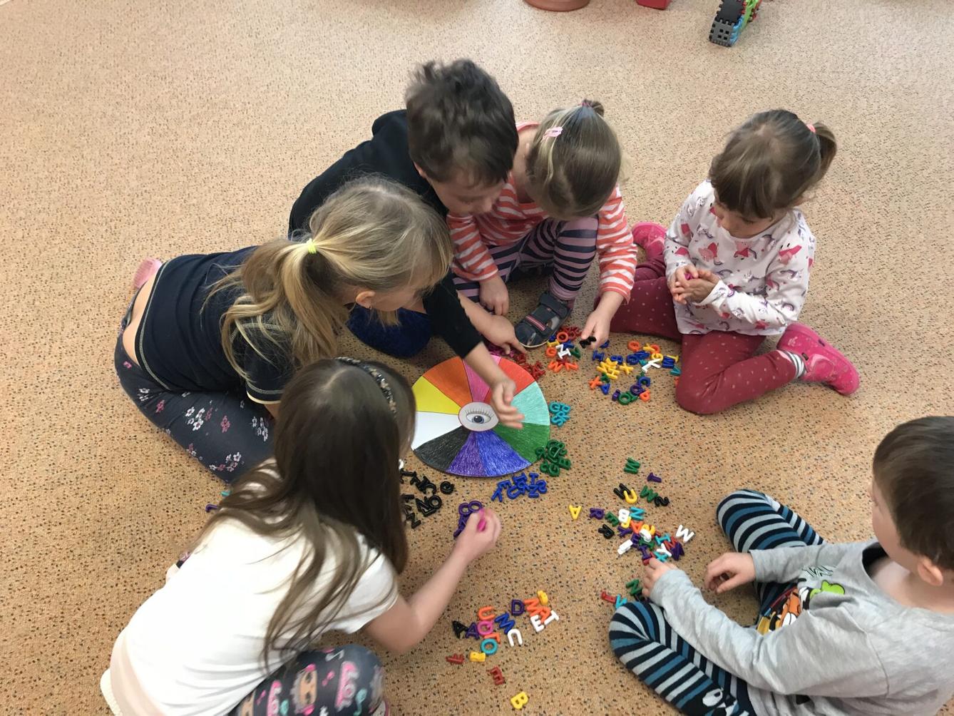 ODPOLEDNÍ HRY: ,,NAŠE SMYSLY" - 2