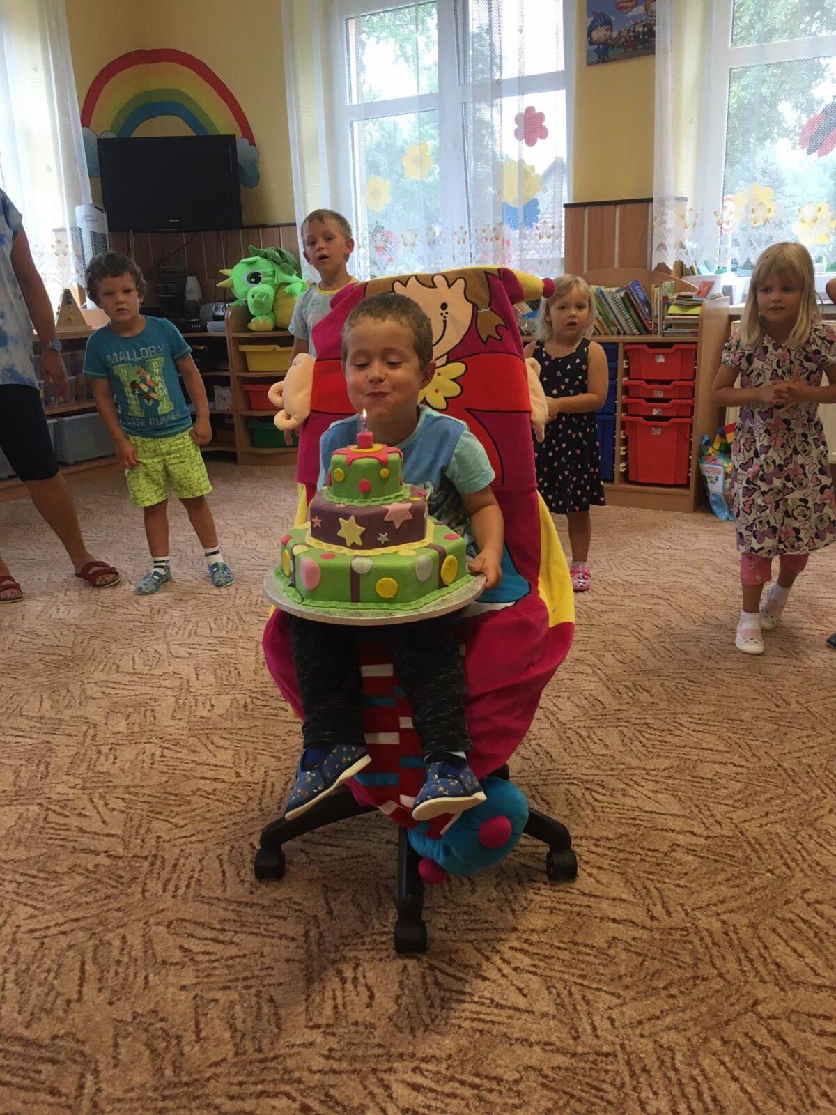 Kubík má narozeniny - 3