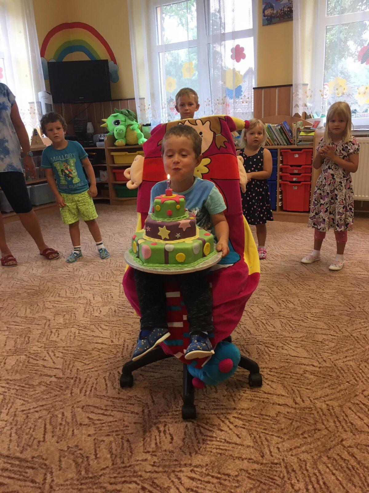 Kubík má narozeniny - 4