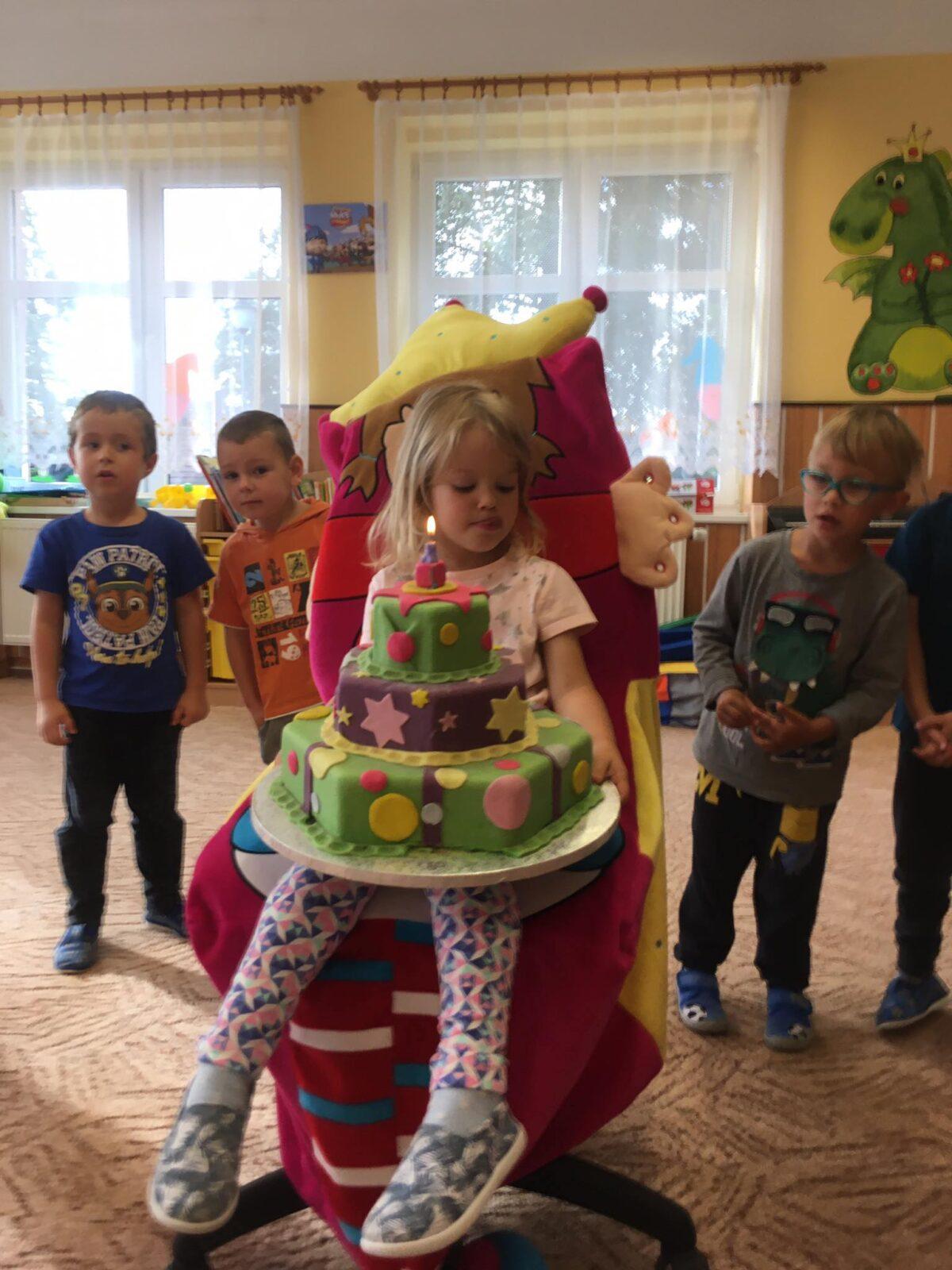 Simonka slaví narozeniny - 1