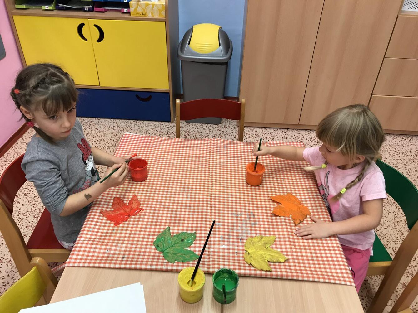 TVOŘENÍČKO: ,,LISTÍ ŽLOUTNE, POLETUJE" - 4