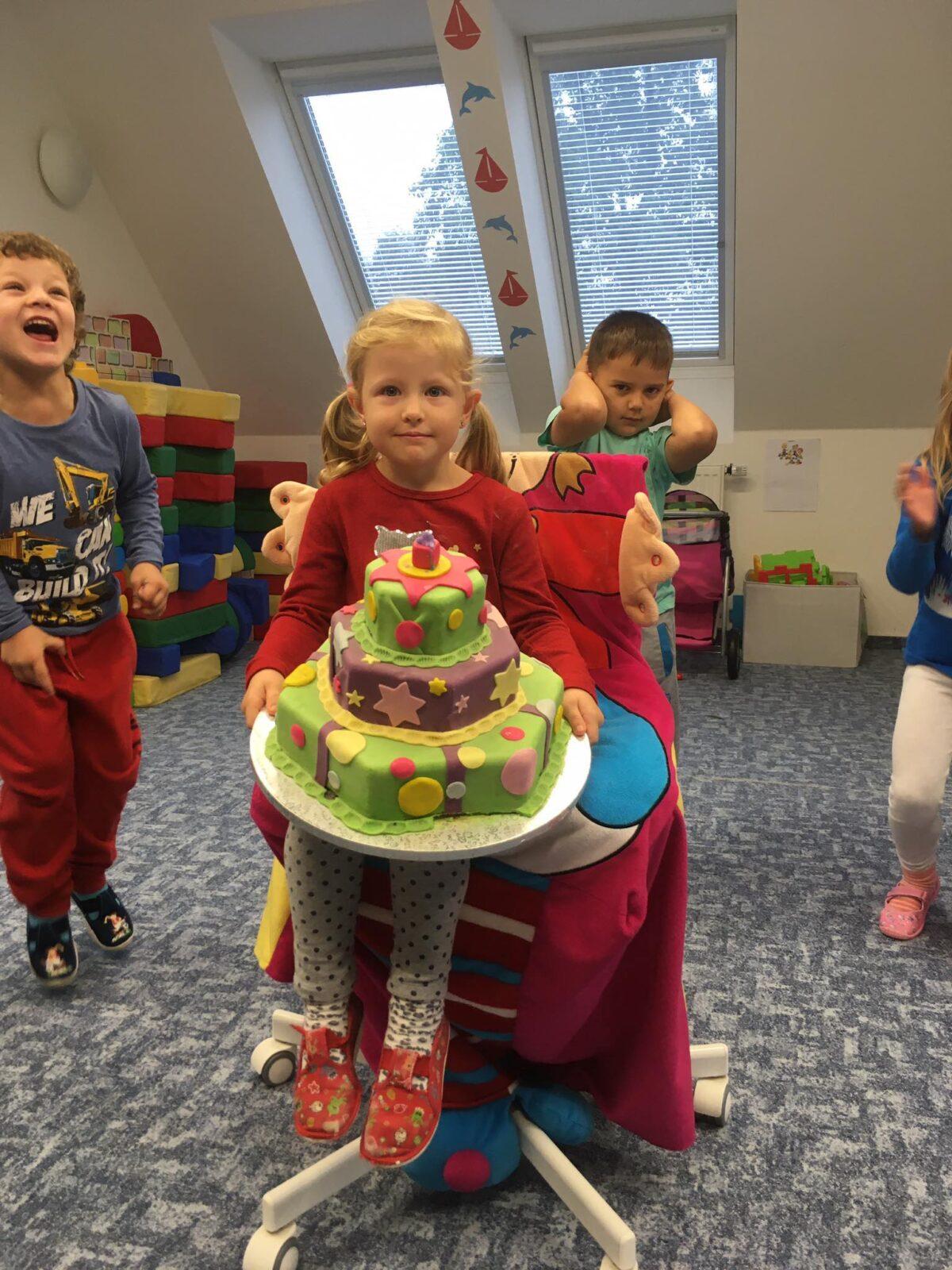 Adámek, Jolanka a Mireček mají narozeniny - 1