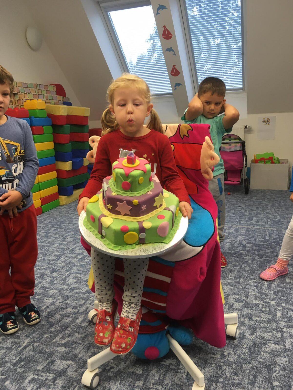 Adámek, Jolanka a Mireček mají narozeniny - 2