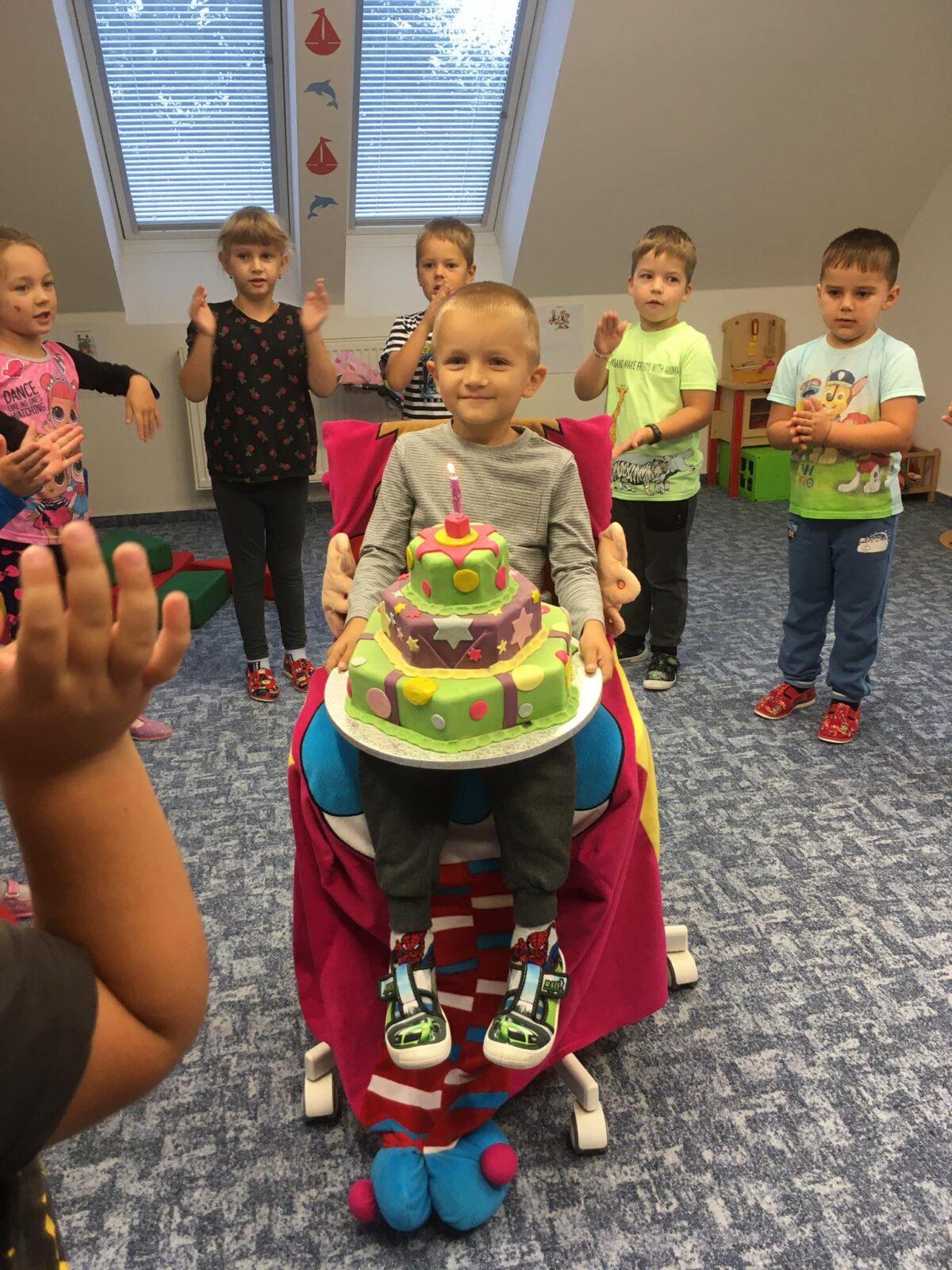 Adámek, Jolanka a Mireček mají narozeniny - 8