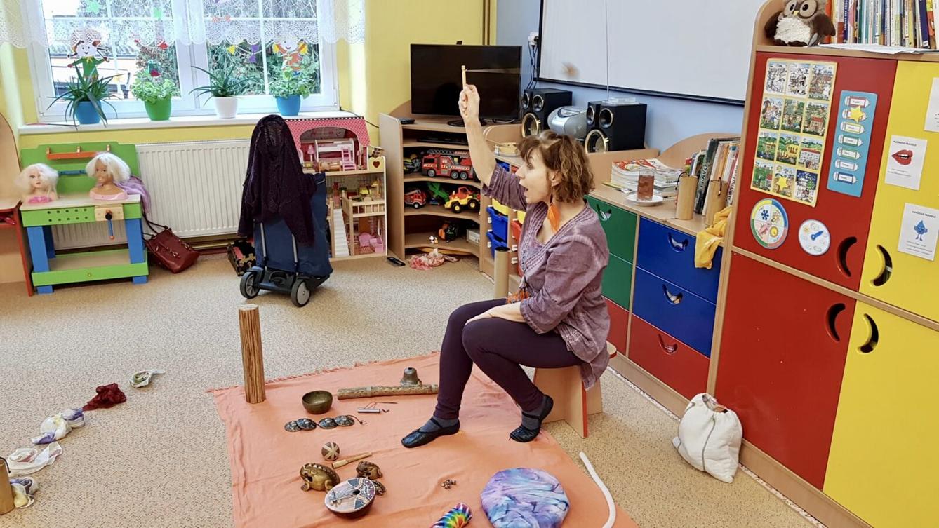 MUZIKOTERAPIE: ,,INDIÁNSKÁ POHÁDKA" - 6