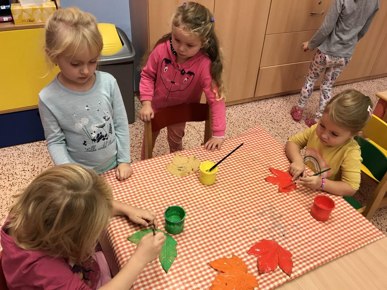 TVOŘENÍČKO: ,,LISTÍ ŽLOUTNE, POLETUJE" - 6