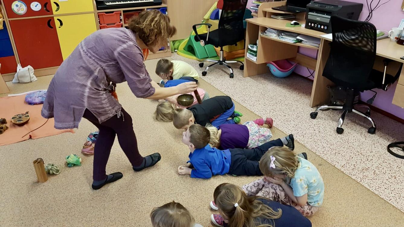 MUZIKOTERAPIE: ,,INDIÁNSKÁ POHÁDKA" - 7