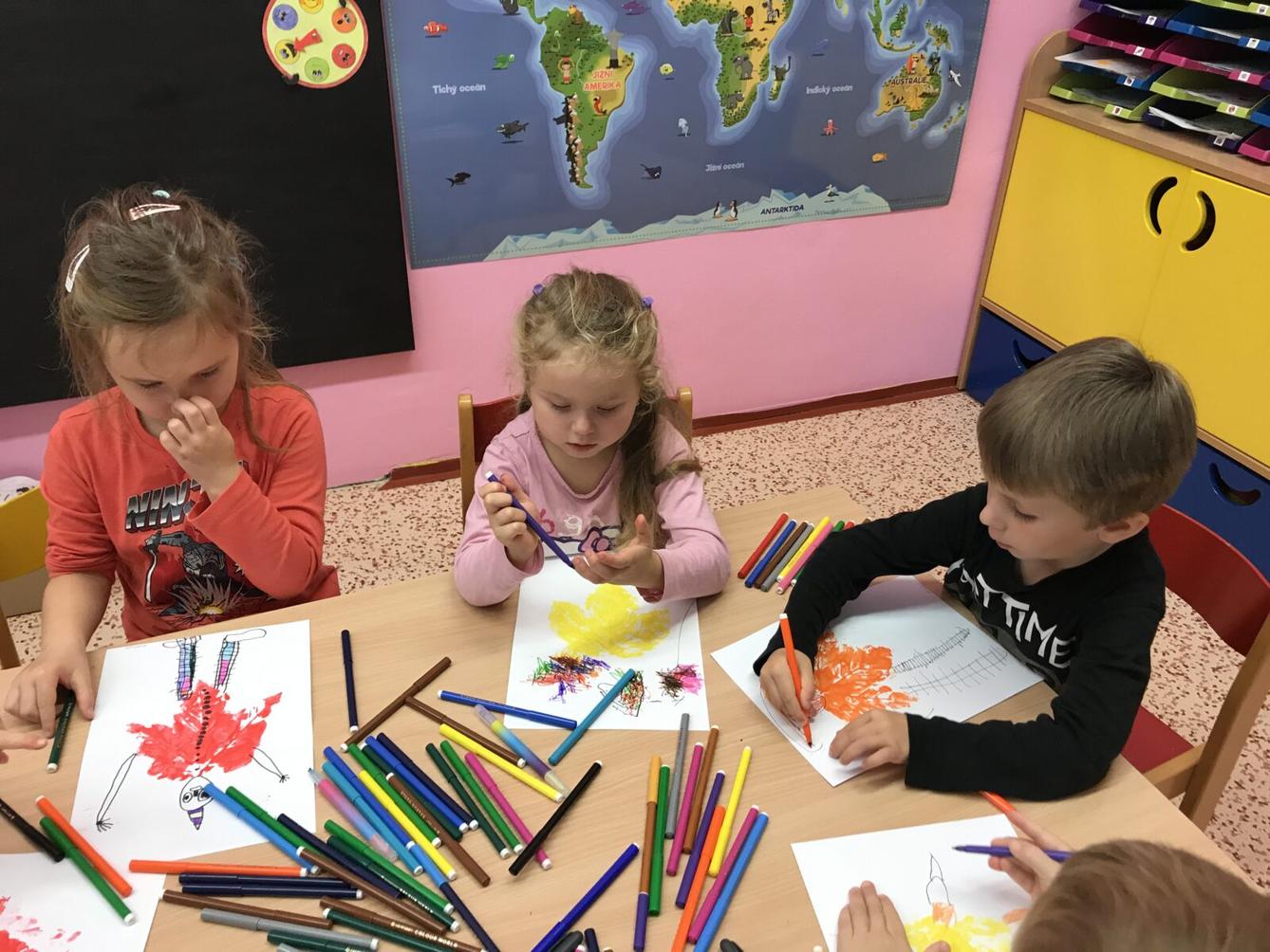 TVOŘENÍČKO: ,,LISTÍ ŽLOUTNE, POLETUJE" - 10