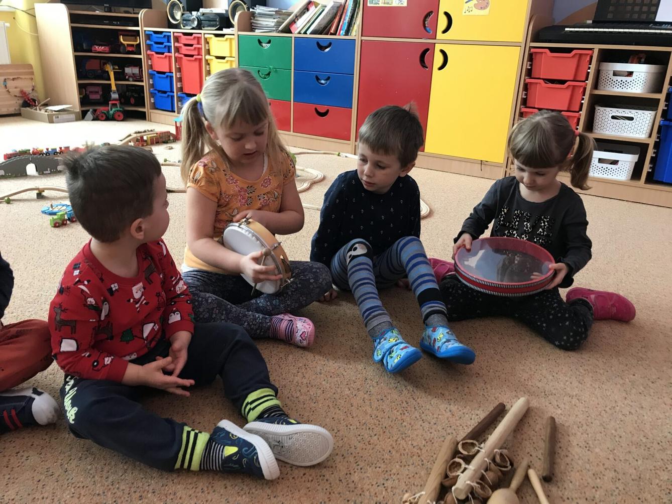 ODPOLEDNÍ HRY: ,,NAŠE SMYSLY" - 10