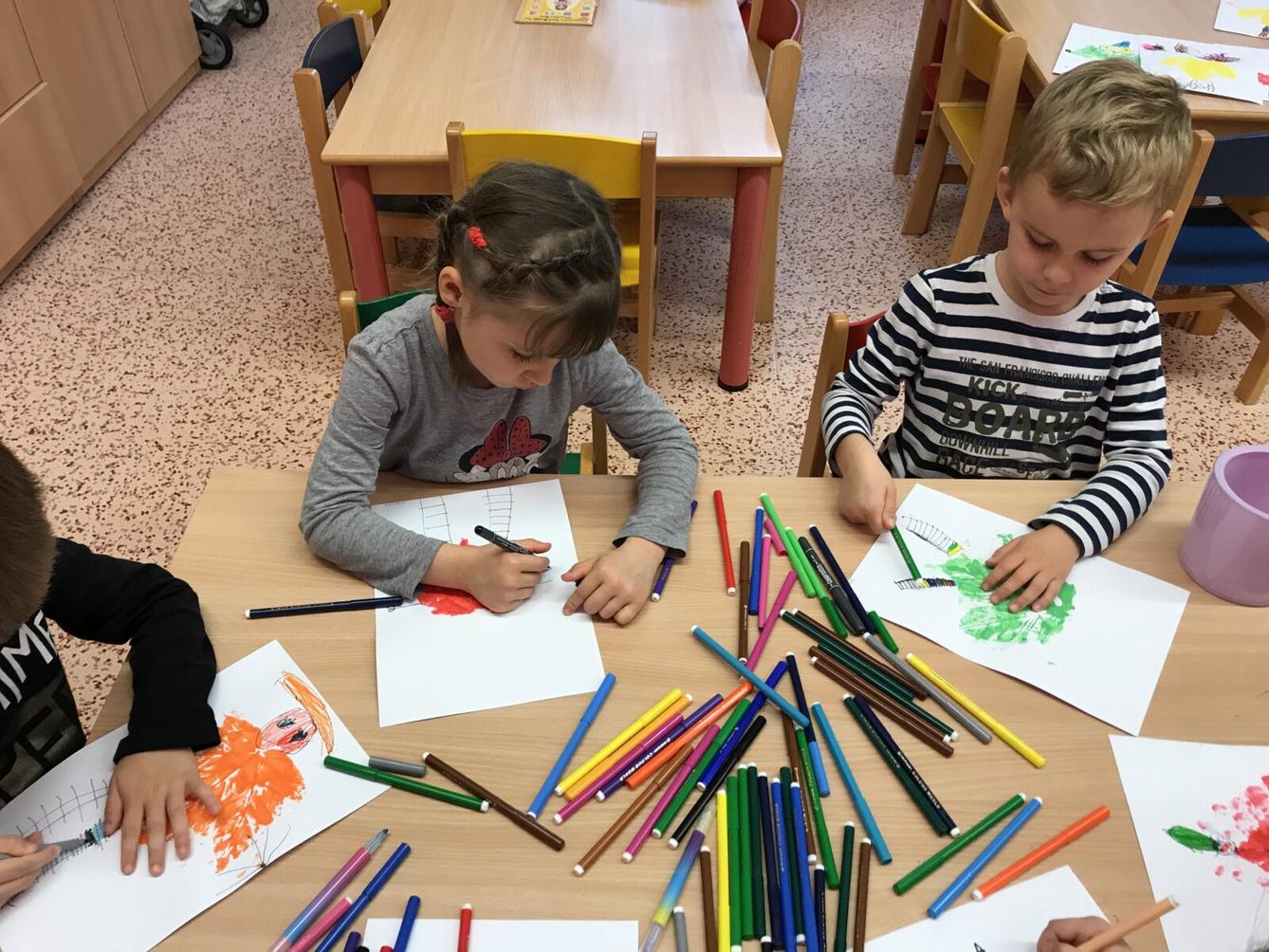 TVOŘENÍČKO: ,,LISTÍ ŽLOUTNE, POLETUJE" - 11