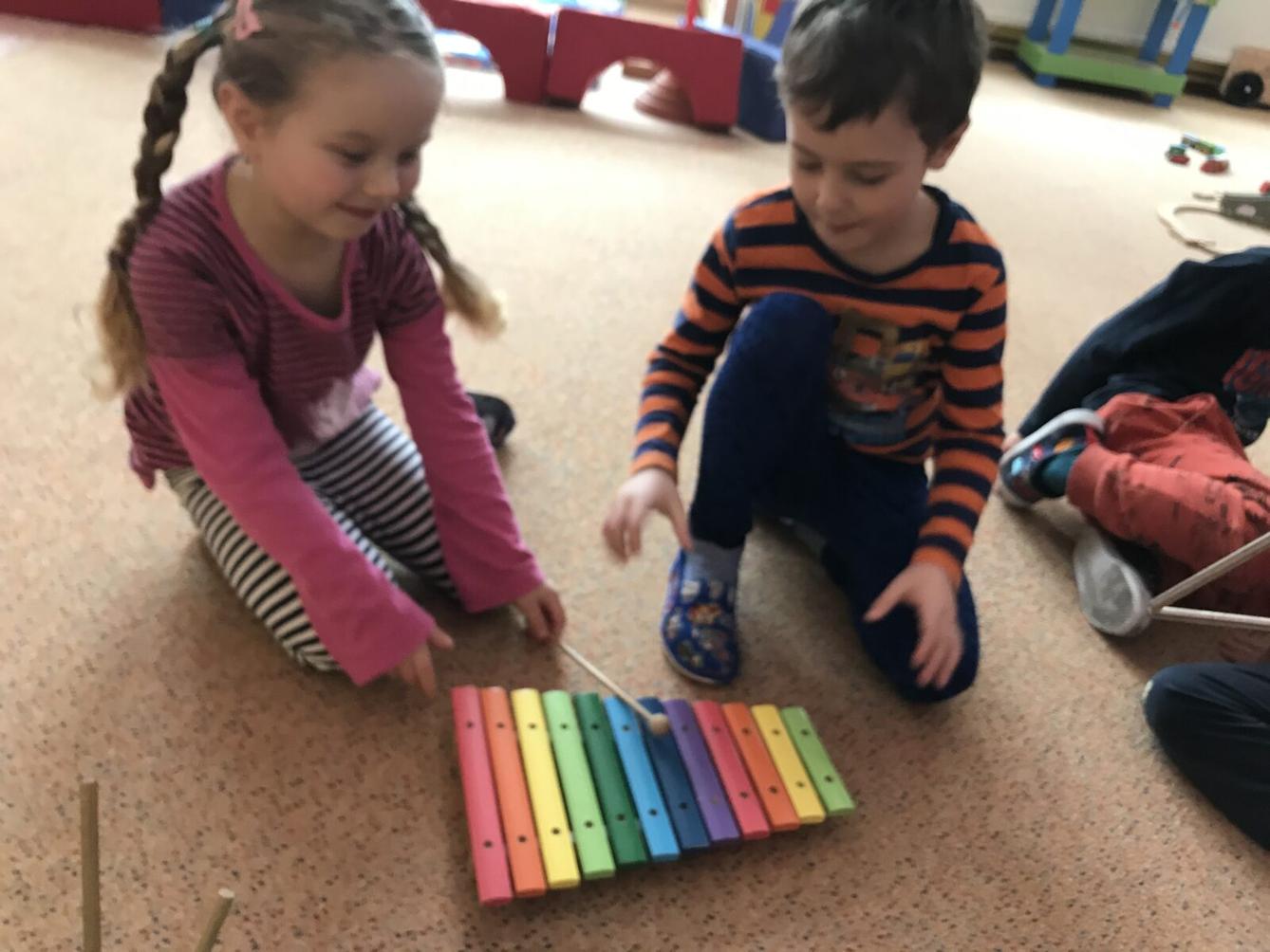 ODPOLEDNÍ HRY: ,,NAŠE SMYSLY" - 13