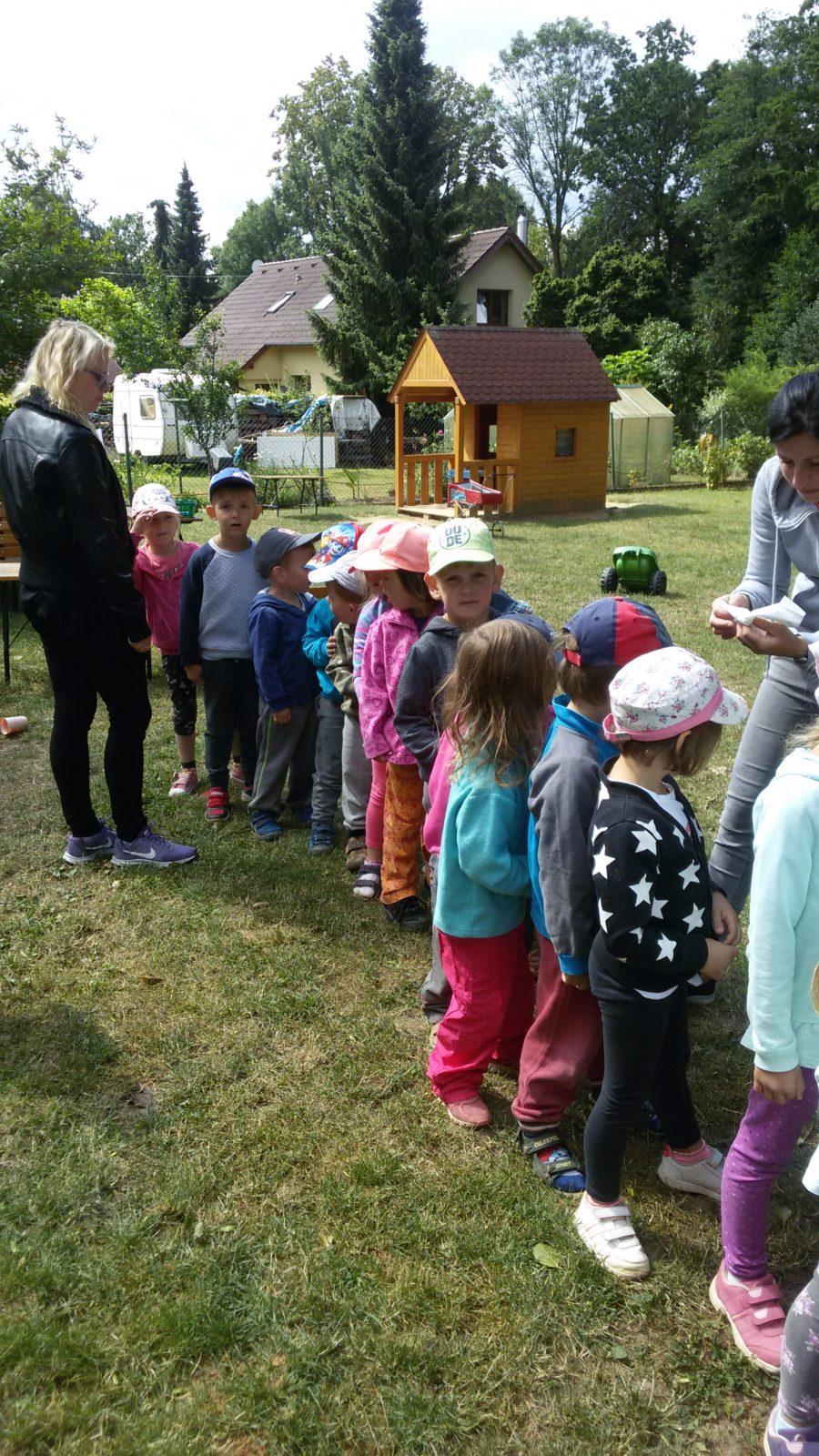 Broučci slaví: Sofinka měla narozeniny - 2