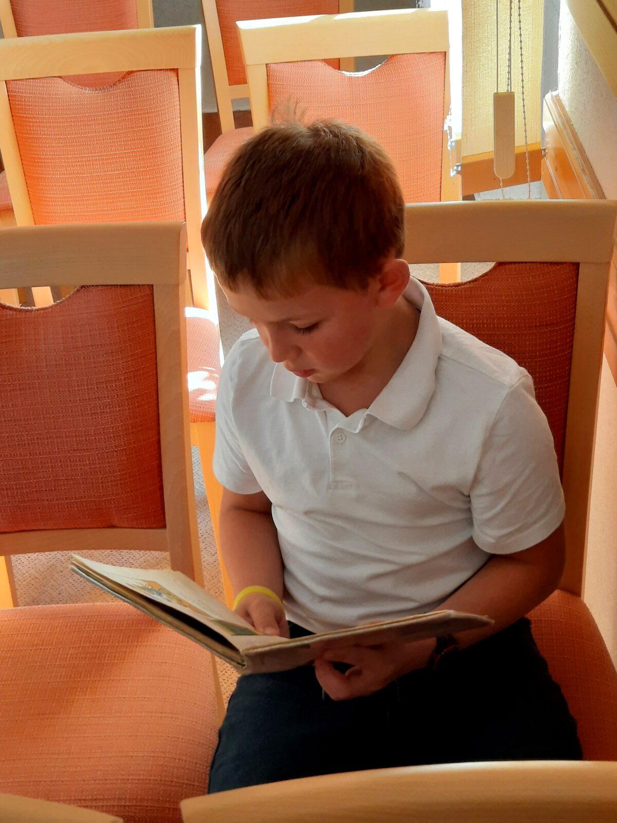 1. 10. Pasování na čtenáře - 12