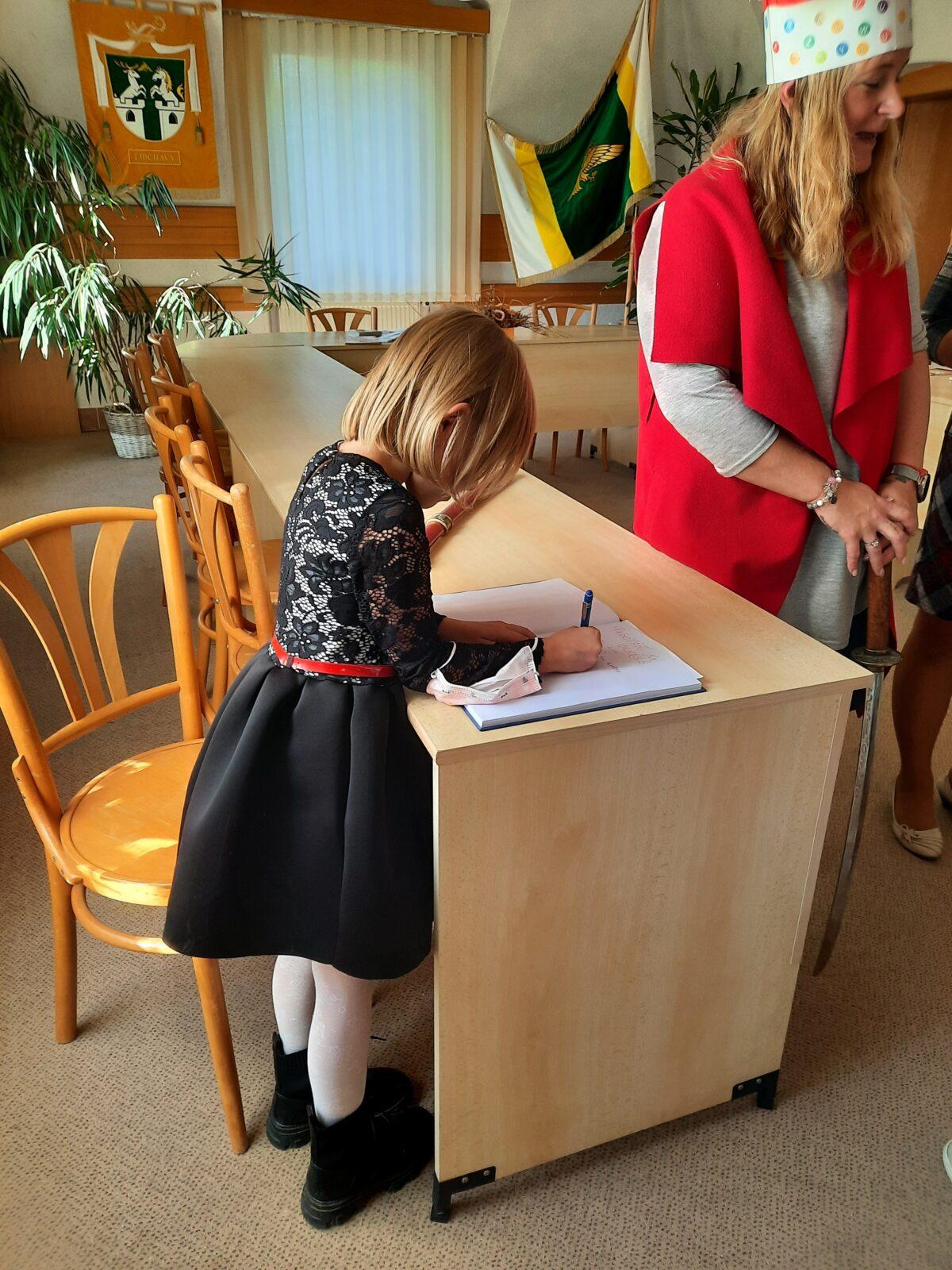 1. 10. Pasování na čtenáře - 25