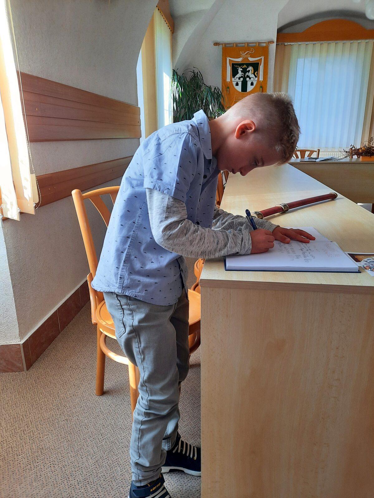 1. 10. Pasování na čtenáře - 49