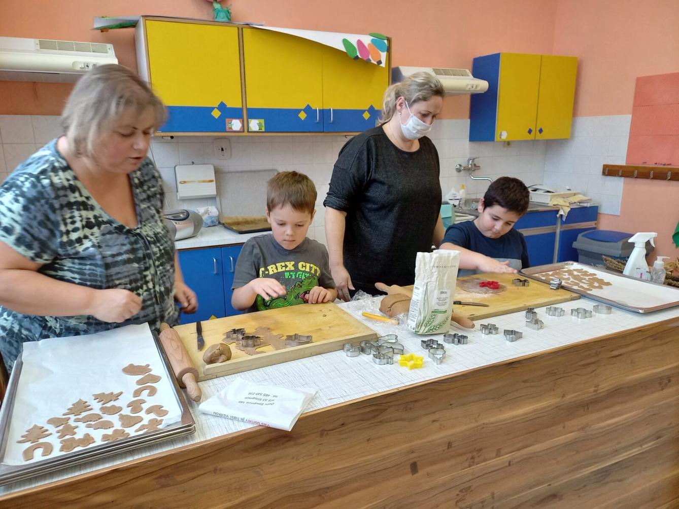 Prvňáčci pečou perníčky - 10