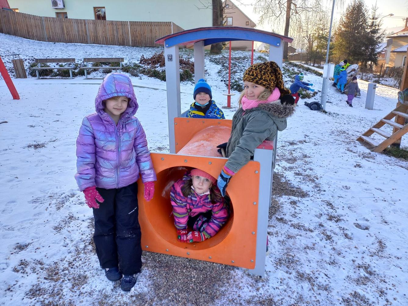 Prvňáčci - tělocvik na sněhu - 4