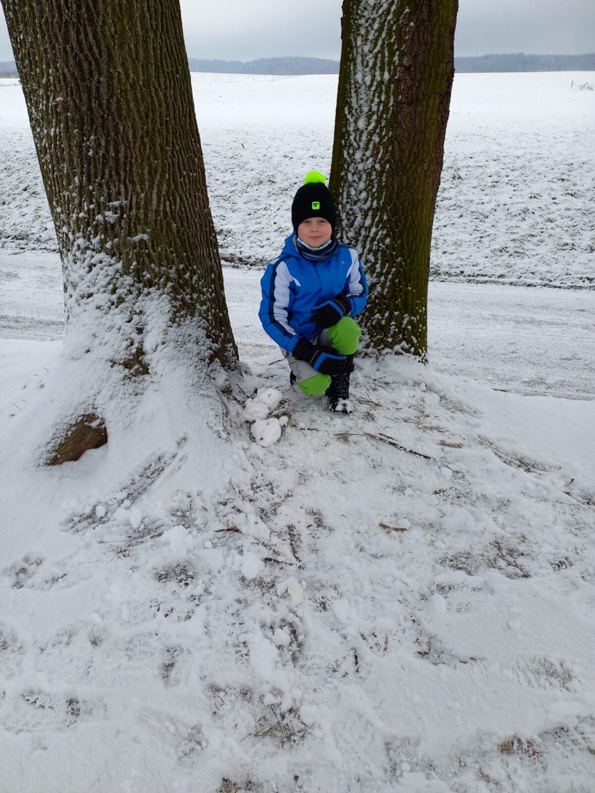 Prvňáčci si užívají sněhovou nadílku - 10