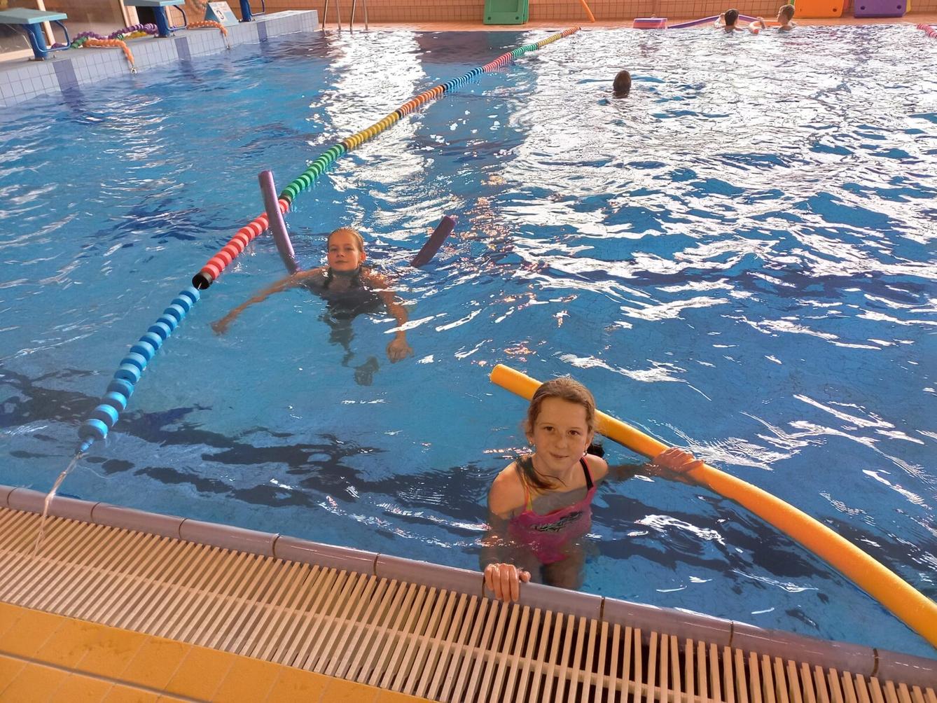 Zahájení plaveckého výcviku - 1. a 5. třída - 1