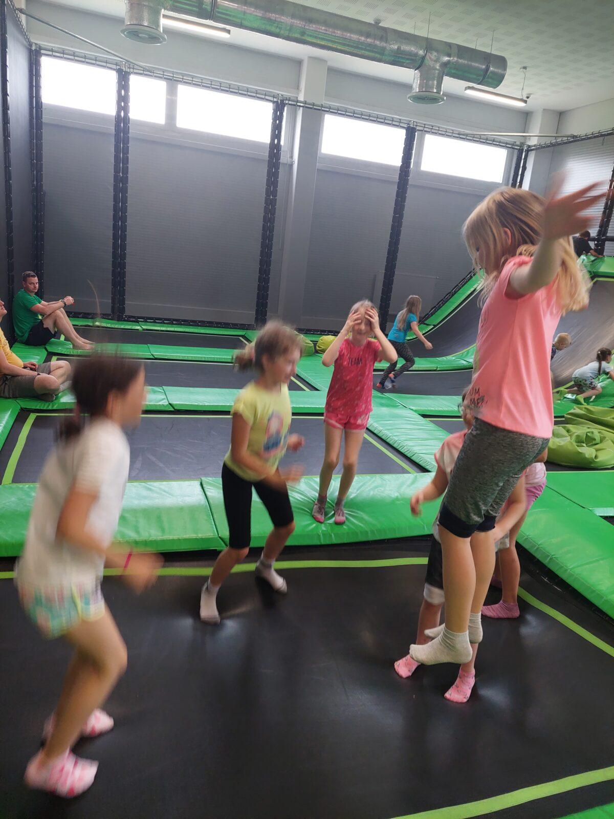 Třeťáci - školní výlet do SkiPi parku - 9