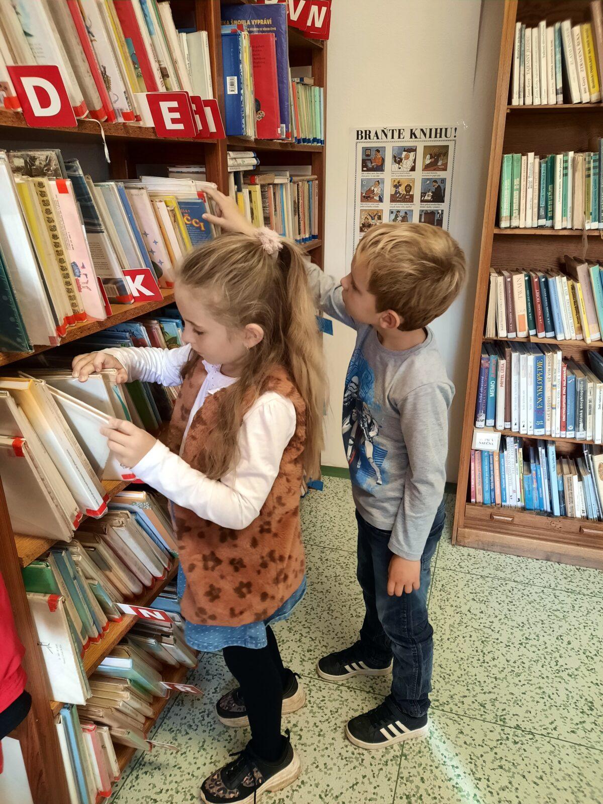 5. 10. - 1.B v obecní knihovně - 5
