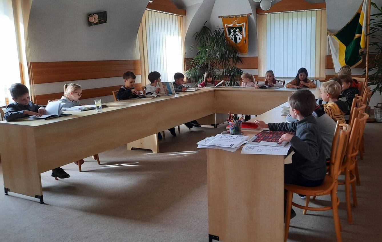 5. 10. - 1.B v obecní knihovně - 8