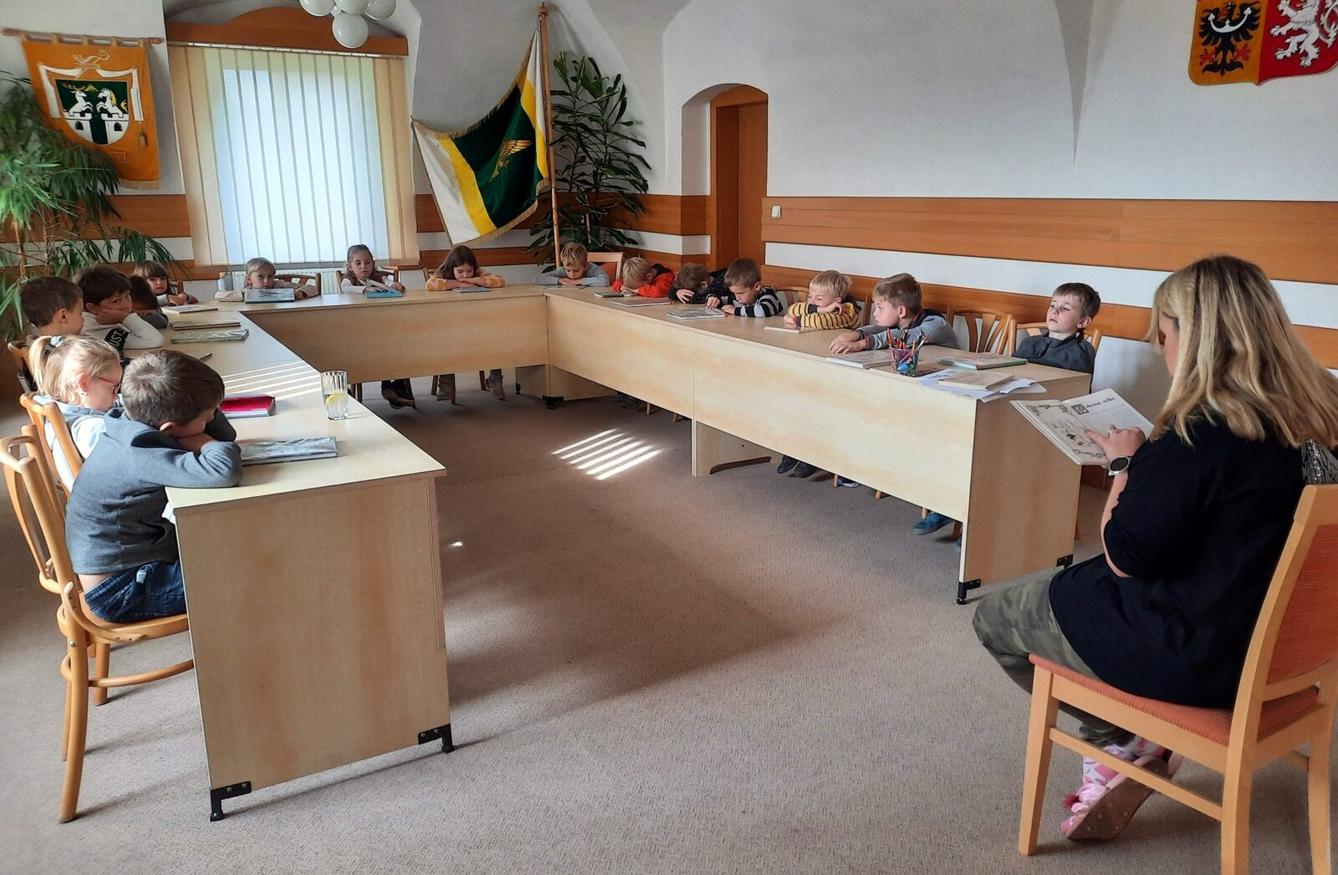 5. 10. - 1.B v obecní knihovně - 9