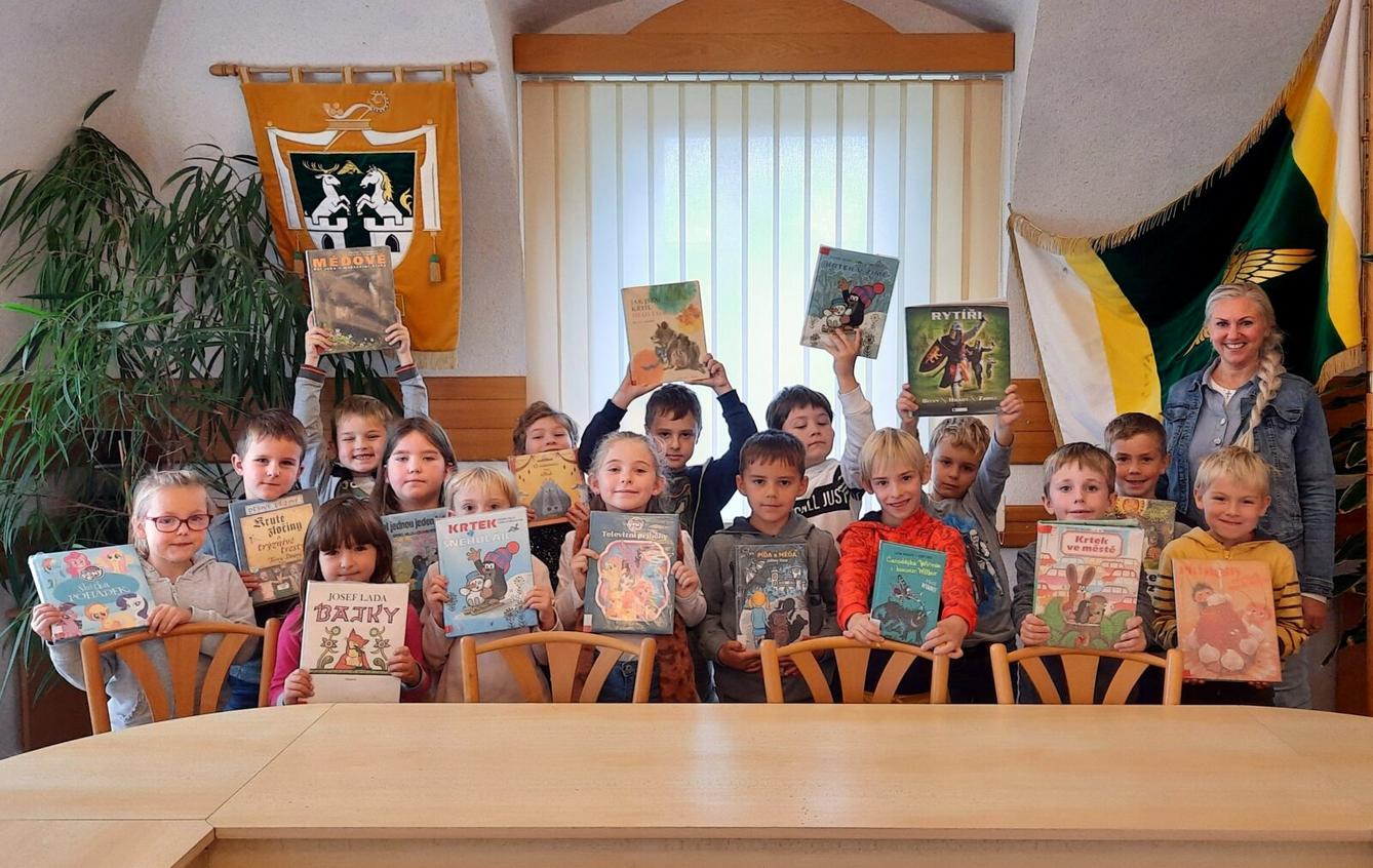 5. 10. - 1.B v obecní knihovně - 23