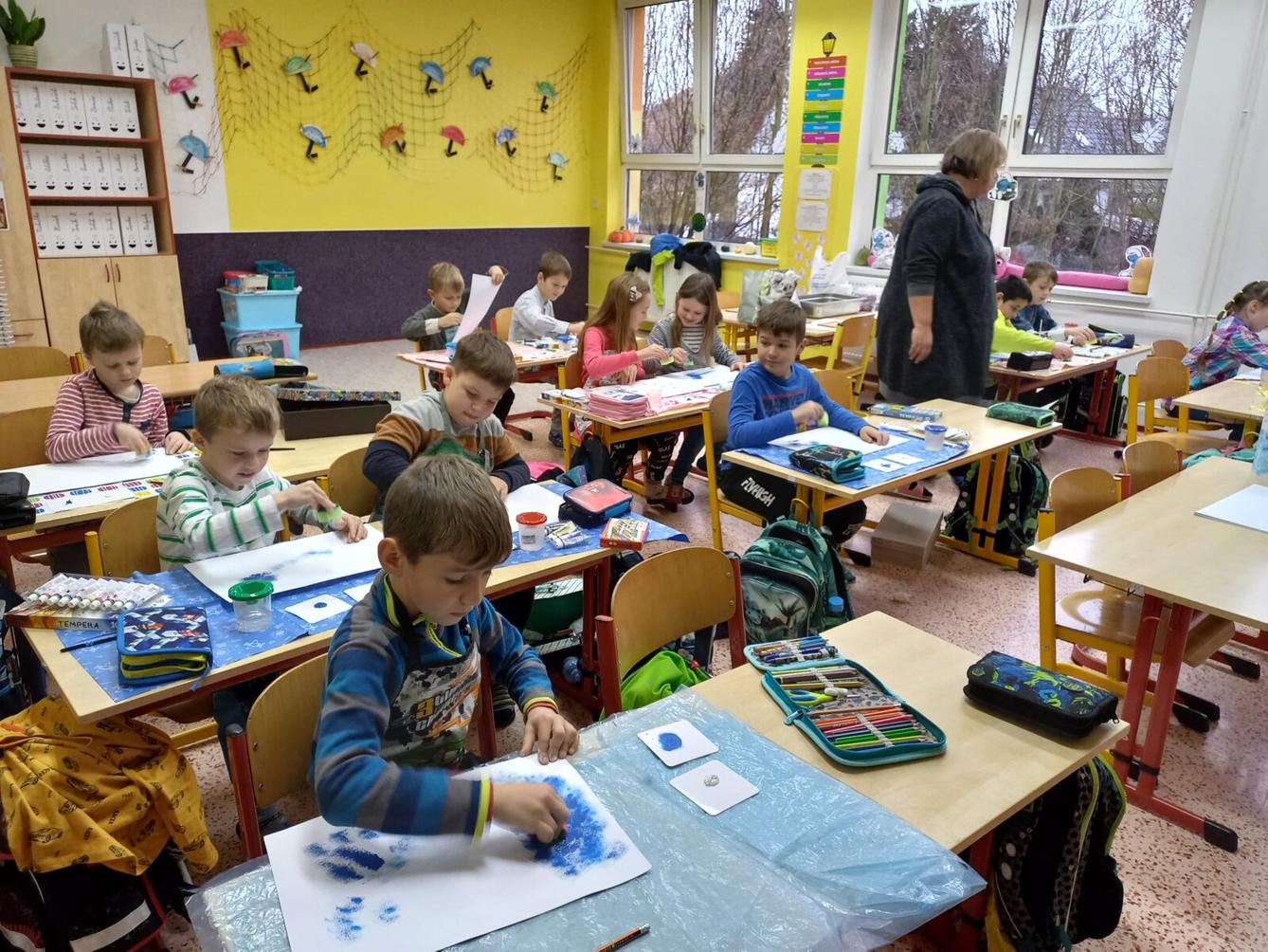 Druháčci tvořili výrobky na vánoční jarmark - 1