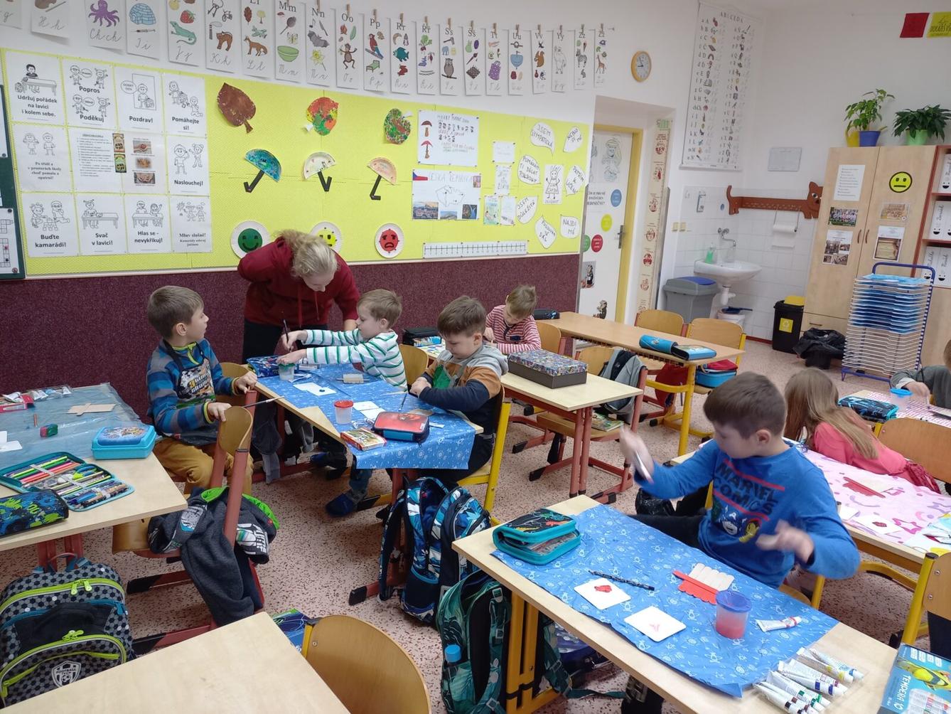 Druháčci tvořili výrobky na vánoční jarmark - 6