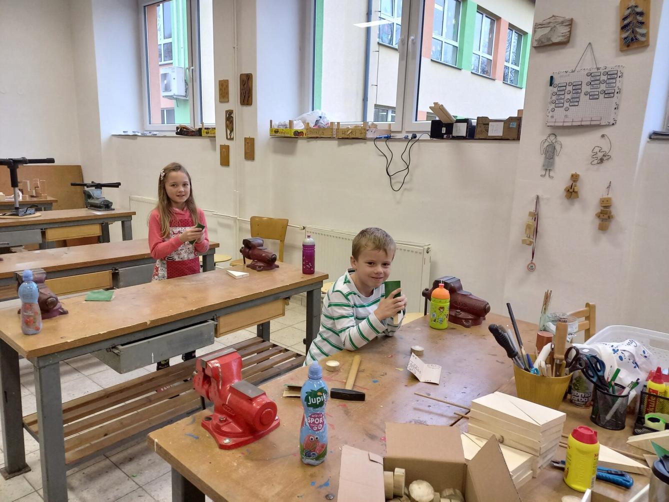 Druháčci tvořili výrobky na vánoční jarmark - 11