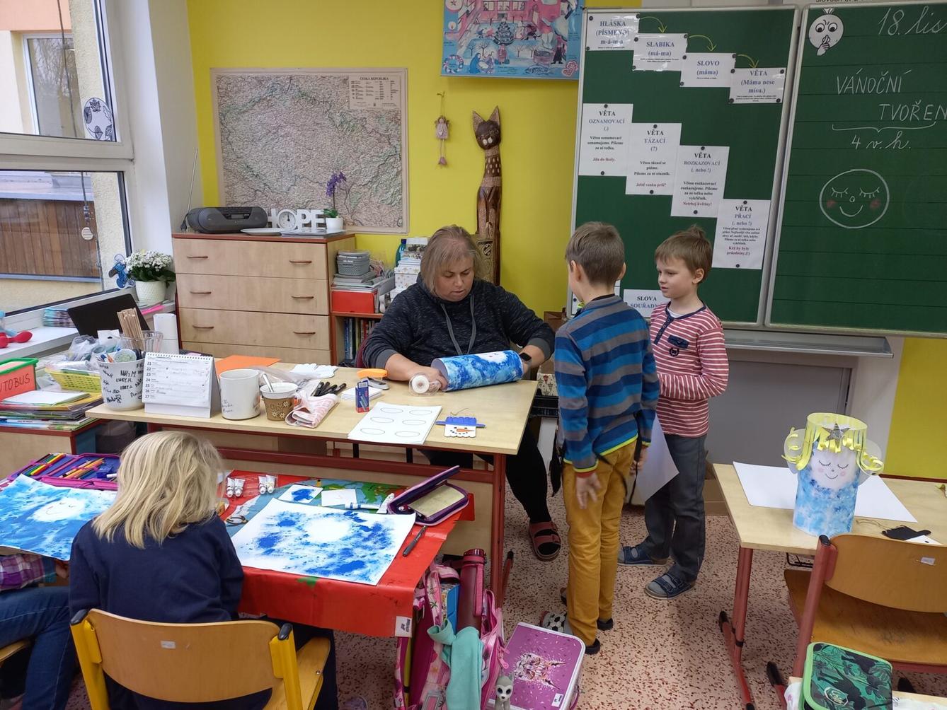 Druháčci tvořili výrobky na vánoční jarmark - 14