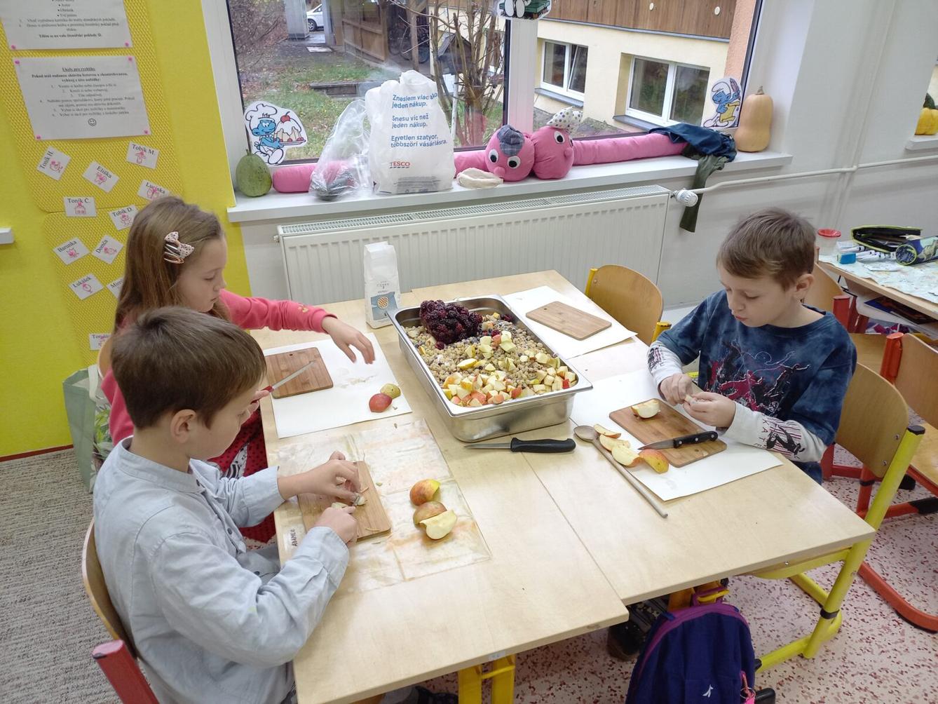 Druháčci tvořili výrobky na vánoční jarmark - 15