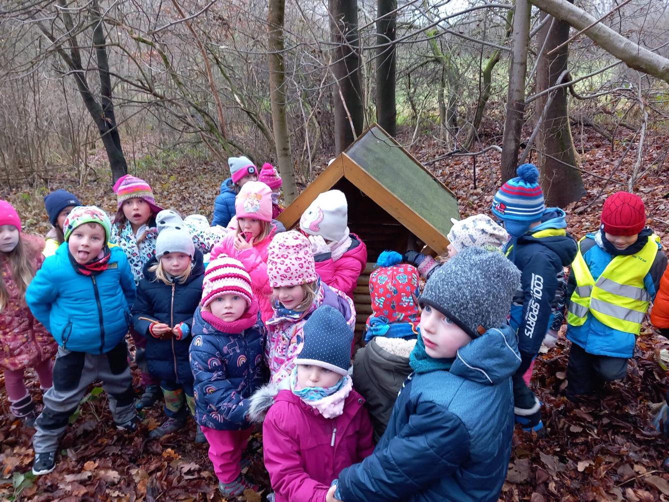 Krmení zvířátek aneb s kaštánky do lesa - 2