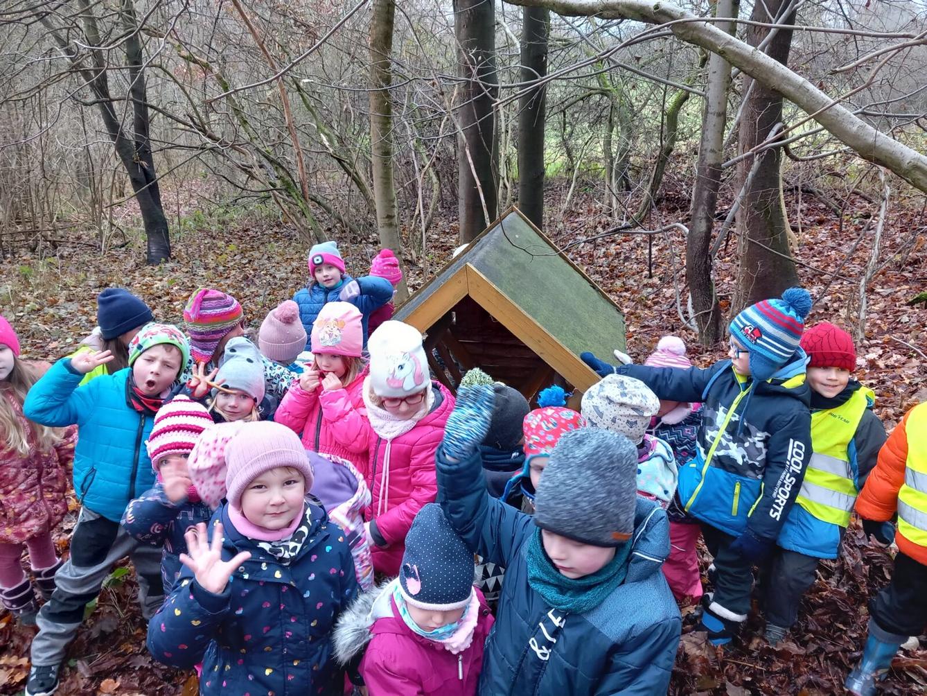 Krmení zvířátek aneb s kaštánky do lesa - 3