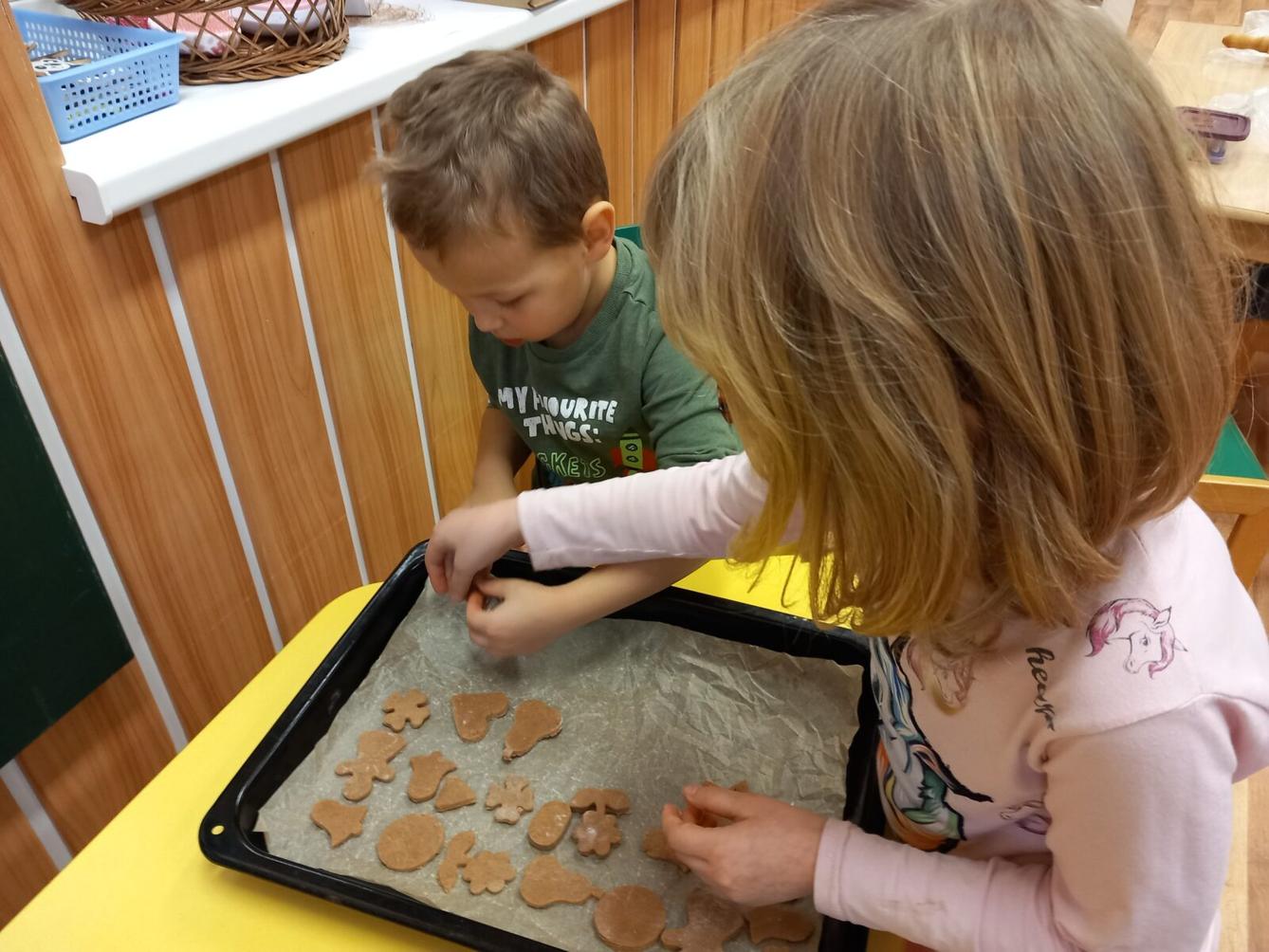 Pečeme ve školce perníčky... - 8