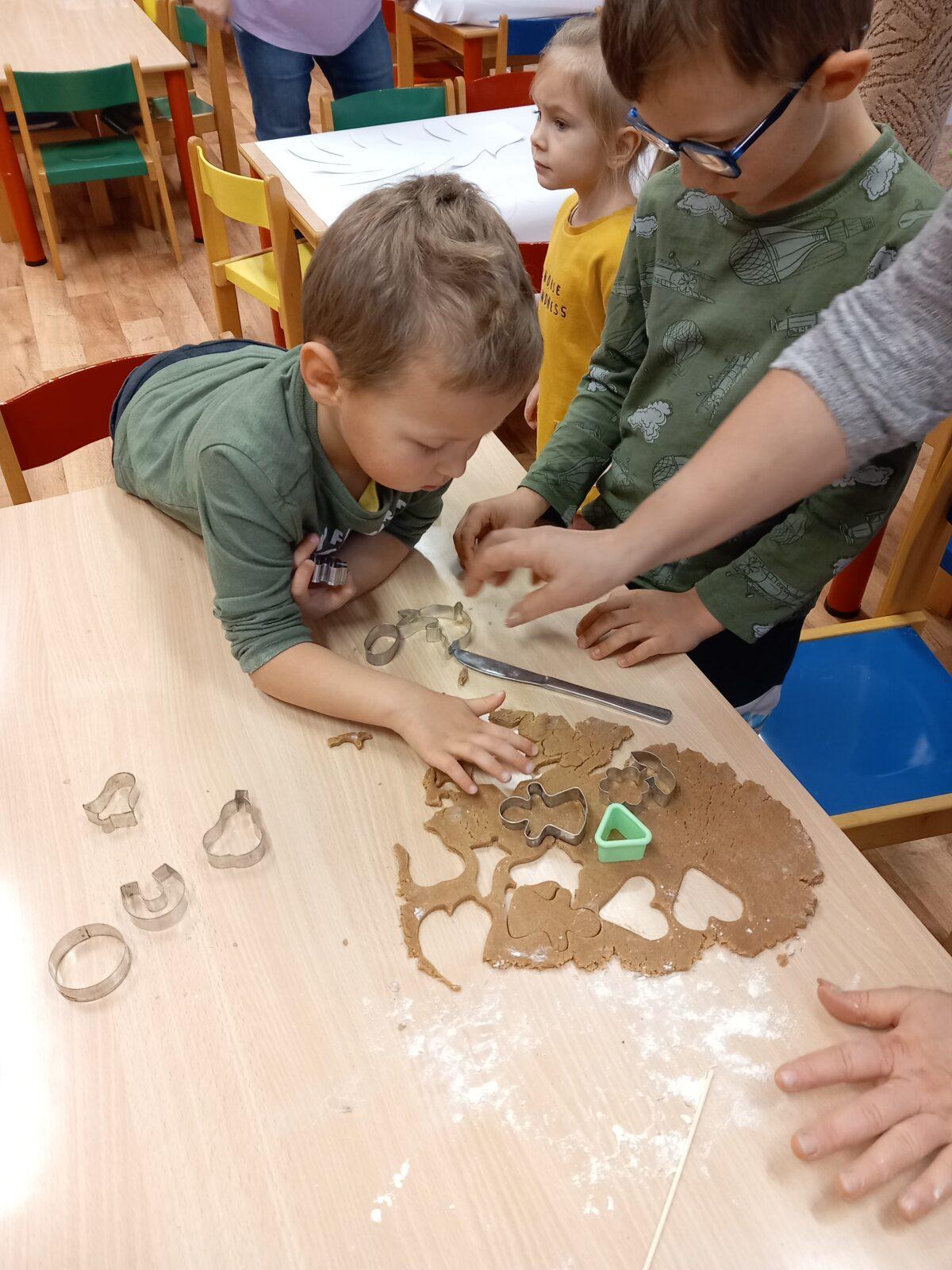 Pečeme ve školce perníčky... - 10