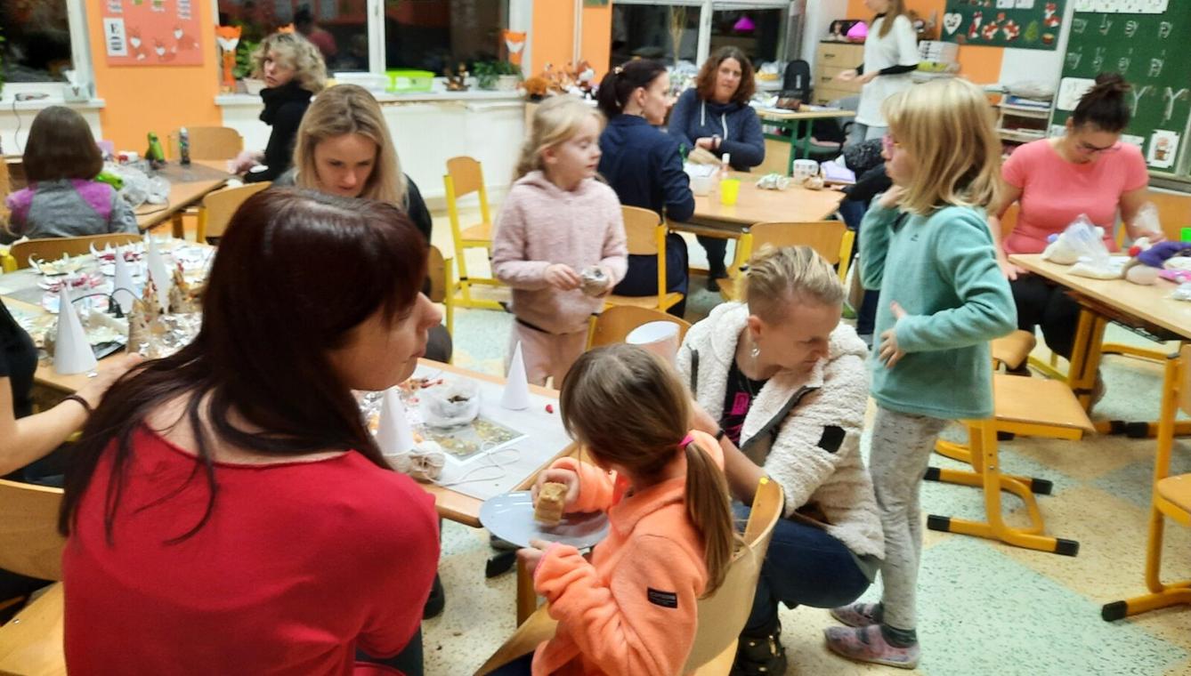 29. 11. Tvoření na jarmark v 1.B - 7