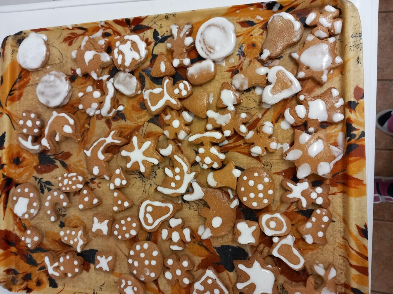 Pečení a zdobení perníčků a strojení stromečku... - 24